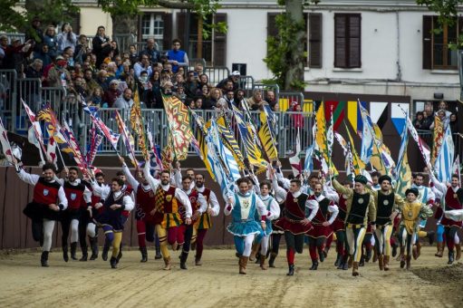 Mädchen, Jungen, Esel, Pferde: Beim Palio geben alle ihr Bestes