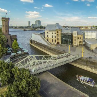 Historische Drehbrücke zum Kölner Rheinauhafen soll saniert werden