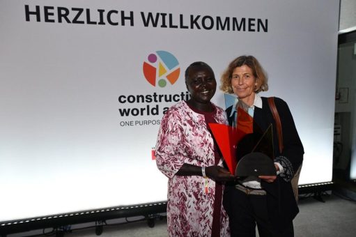 Auszeichnung: Bäuerin aus Kenia erhielt in Berlin den „Constructive World Award“