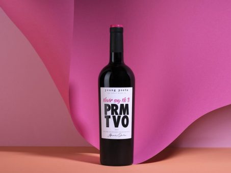 Amore Mio: Der neue „Never say no to Primitivo“ von Young Poets bringt La Dolce Vita ins Glas