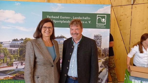 Vizepräsident des Eigenheimerverbandes Bayern e.V., Markus Eppenich, besucht 60-Jahr-Feier des Verbands Garten-, Landschafts- und Sportplatzbau