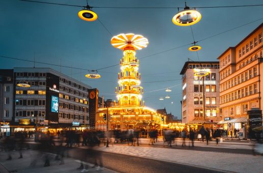 NRWs größte Weihnachtspyramide lockt zum Bielefelder Weihnachtsmarkt