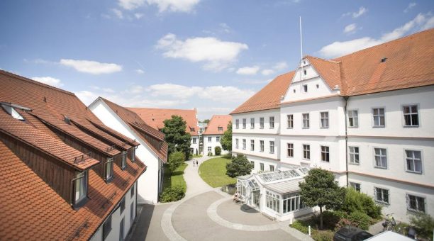 Federseeklinik und Schlossklinik Bad Buchau treten dem Rehaportal von Qualitätskliniken.de bei