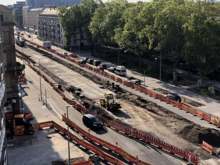 Meter um Meter entstehen Gleise und Fahrbahnen der Kriegsstraße