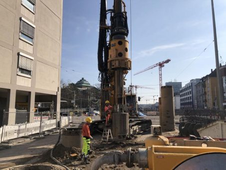 Am Karlstor entsteht der erste Teil des Baugrubenverbaus