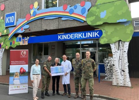 Soldaten spenden für „Kleine Herzen“