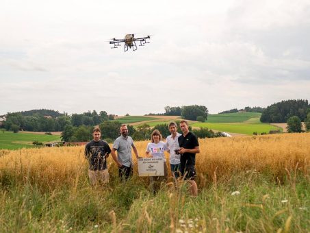 Innovative Aussaat auf den Barnhouse-Feldern mit Agrar-Drohne