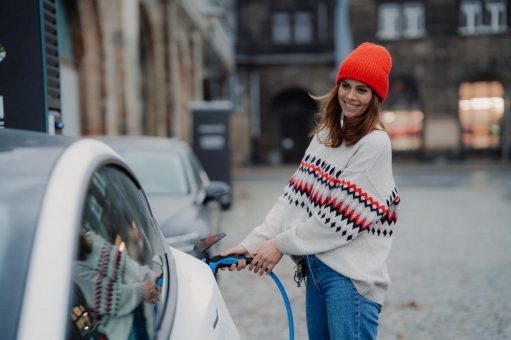 E-Auto: Kartenzahlung als zusätzliche Bezahlmöglichkeit an E-Ladesäulen