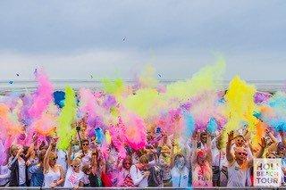 2. Holi Beach Krummhörn am Trockenstrand in Upleward am Samstag, dem 27. Juli 2024 von 14 – 22 Uhr