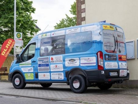 Flutopfer freuen sich über neuen Transporter von Communitas