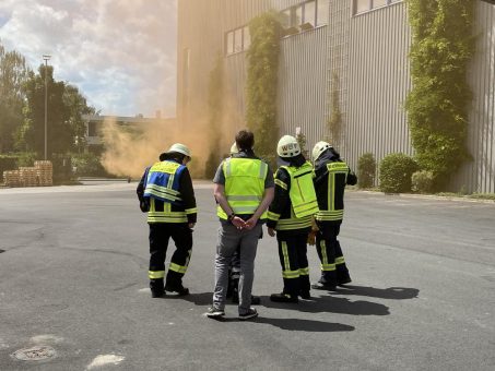 Remmers-Werkfeuerwehr simuliert Brand auf dem Betriebsgelände