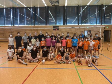 Magische Erlebnisse für Teilnehmerinnen des Volleyball Beachcamps