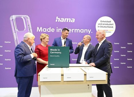 Bundeskanzler Scholz besucht Hama Messestand