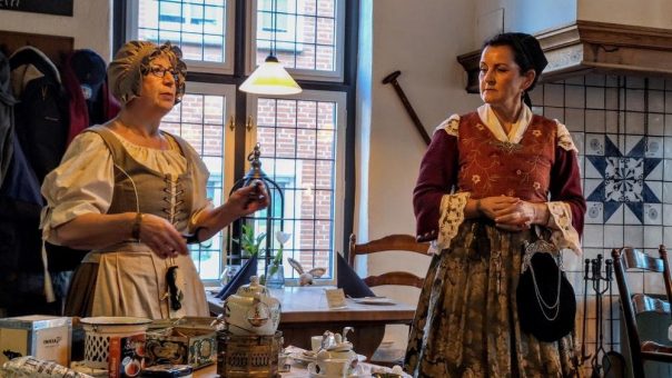 Plattdüütskmaant im September: Rückblick im Plattdeutsch-Monat September auf „In´t Hörn bi´t Füür“ in Greetsiel – Ein voller Erfolg!