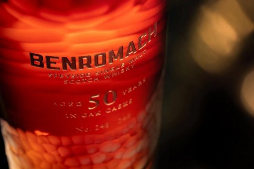 Von Hand hergestellt und von der Zeit geformt: Benromach 50 y.o., ein Gesamtkunstwerk