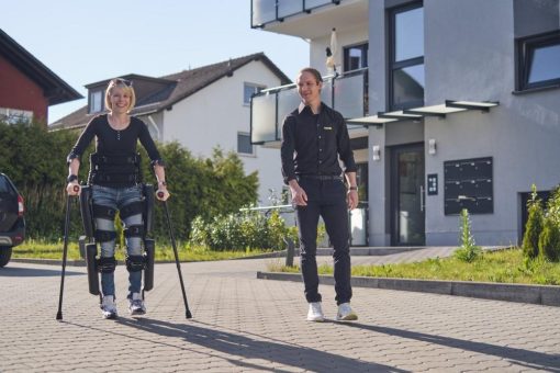 ReWalk Robotics führt die erste Definitivversorgung für Versicherte der TK mit ReWalk Personal 6.0 Exoskelett aus.