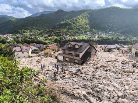 Jablanica isoliert, Help-Nothilfeteams im Einsatz