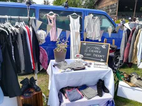 Endlich wieder stöbern, shoppen, draußen sein – Secondhand-Freiluftshopping auf der Galopprennbahn Dresden