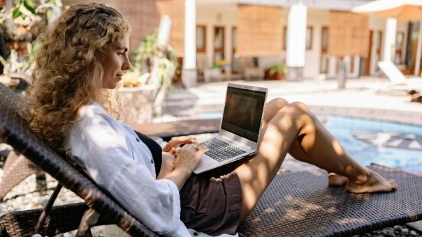 Remote Work und Workation – Moderne Arbeitsmodelle im Fokus