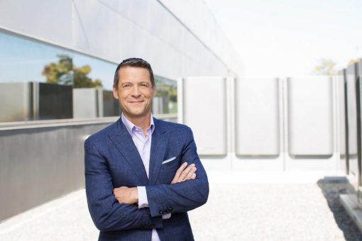 Equinix ernennt Charles Meyers zum President und Chief Executive Officer