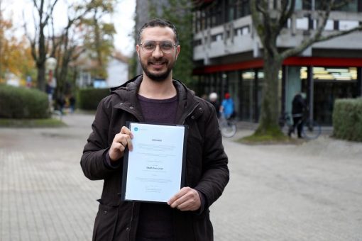 Sehr gute Leistungen: DAAD-Preis 2024 der Pädagogischen Hochschule Karlsruhe geht an Ali Alhamwi