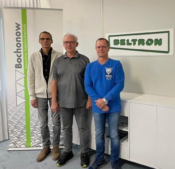 Kräfte bündeln im Siebdruckmarkt: Maschinenbau Bochonow GmbH und Beltron GmbH gehen Partnerschaft ein