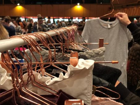 Ganz viele Lieblingsstücke – beim Mädelsflohmarkt Mädchen Klamotte