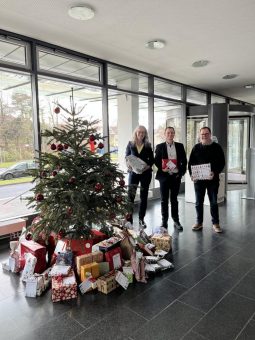 REIFF-Mitarbeiter erfüllen 64 Weihnachtswünsche