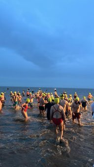 Mit einem Sprung ins neue Jahr: Neujahrsanbaden 2025 in Cuxhaven