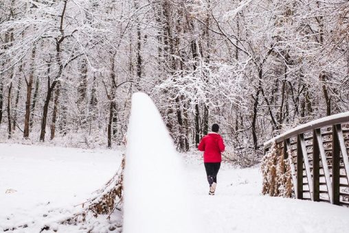 Sport im Winter: Warum Bewegung jetzt so effektiv ist und auch ihr Sozialleben profitiert