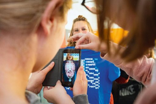 Girls’ Day Akademie Ulm: Coaches bringen Hightech zum Anfassen ins Klassenzimmer