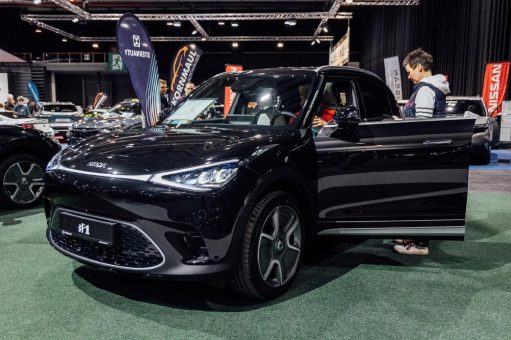 Automobilmesse Erfurt sprengt alle Erwartung: Tausende Besucher strömen in die Hallen!