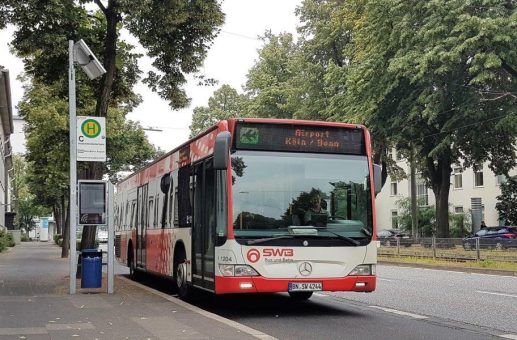 Rundum informiert an der Bushaltestelle