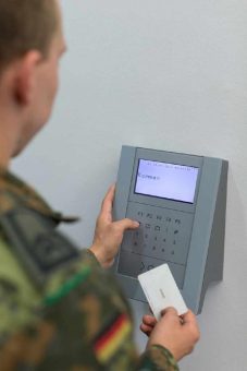 Bundeswehr bucht ihre Arbeitszeiten mit Systemen von primion