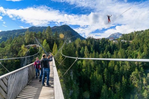 Spektakuläre Slackline-Stunts: Das „Highline Event Pitztal”