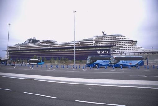 Das neue Kreuzfahrtterminal von MSC Cruises in Barcelona begrüßt seinen ersten Gast